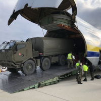 AN-124 na letisku v Bratislave