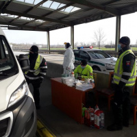 Vojaci z Kuchyne vypomáhajú aj na hraničných priechodoch