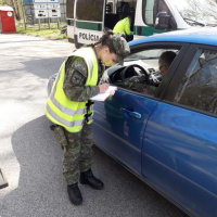 Vojaci z Kuchyne vypomáhajú aj na hraničných priechodoch