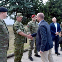 04 Trebišovskú 23-ku navštívil minister obrany