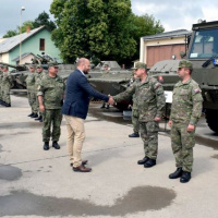 06 Trebišovskú 23-ku navštívil minister obrany