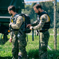 16 Policajti, špeciáli a hasiči na Mare