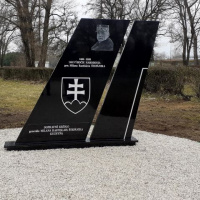Príslušníci dopravného krídla odhalili pomník pri príležitosti 140. výročia narodenia generála Milana Rastislava Štefánika