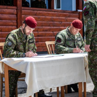 02 TASR: Žilina: Novým veliteľom 5. pluku špeciálneho určenia je Peter Žochňák	