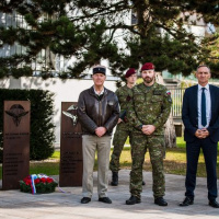 12 Francúzi u „piatakov“