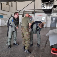 Núdzové opustenie lietadla