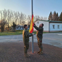 Návšteva viceadmirála na letisku v Kuchyni