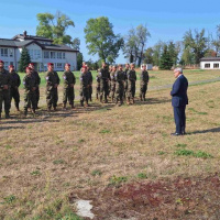 Španielsky generál na letisku v Kuchyni