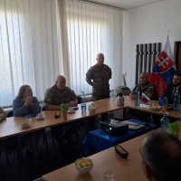 Španielsky generál na letisku v Kuchyni