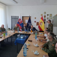 Španielsky generál na letisku v Kuchyni