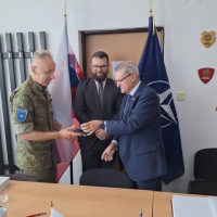 Španielsky generál na letisku v Kuchyni