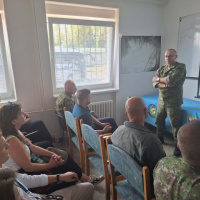 Študenti diplomacie navštívili letisko Kuchyňa