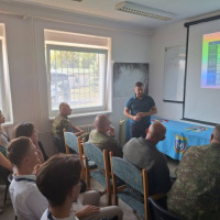 Študenti diplomacie navštívili letisko Kuchyňa