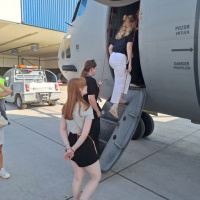 Študenti diplomacie navštívili letisko Kuchyňa