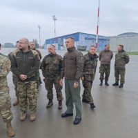 Vojenskí diplomati navštívili 46. krídlo Kuchyňa