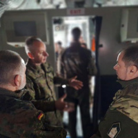 Vojenskí diplomati navštívili 46. krídlo Kuchyňa