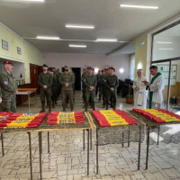 Španielsky veliteľ odovzdal vlajku slovenskému kaplánovi Vikariátu