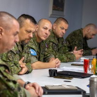 Návšteva z Indiany posilňuje spoluprácu v oblasti vzdelávania poddôstojníkov