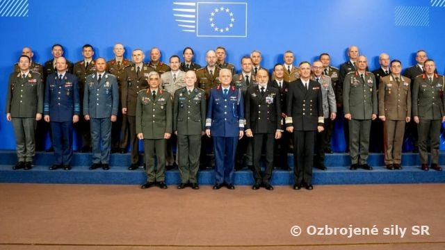 Generál  Zmeko  na stretnutí s najvyššími vojenskými predstaviteľmi v Bruseli