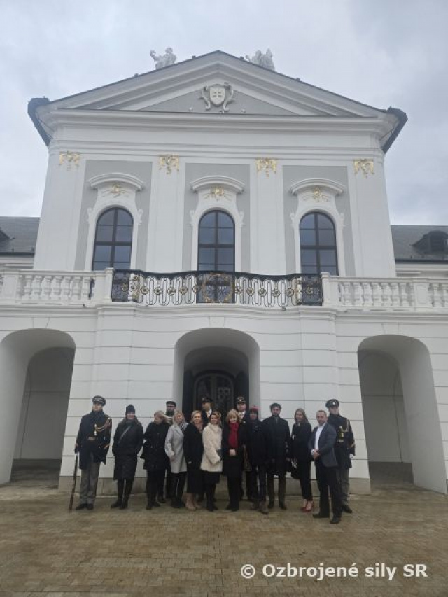 Benefiční partneri navštívili Čestnú stráž prezidenta SR