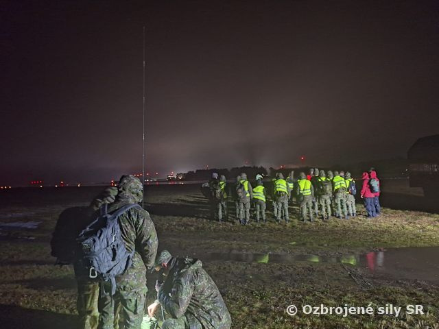 Nácvik zimnej záchrany na letisku v Kuchyni