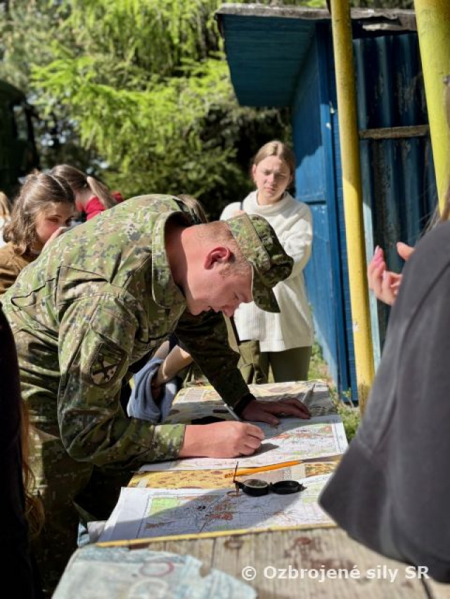 Požiarny poplach ako súčasť prípravy obyvateľstva na obranu štátu na Strednej odbornej škole pedagogickej v Turčianskych Tepliciach