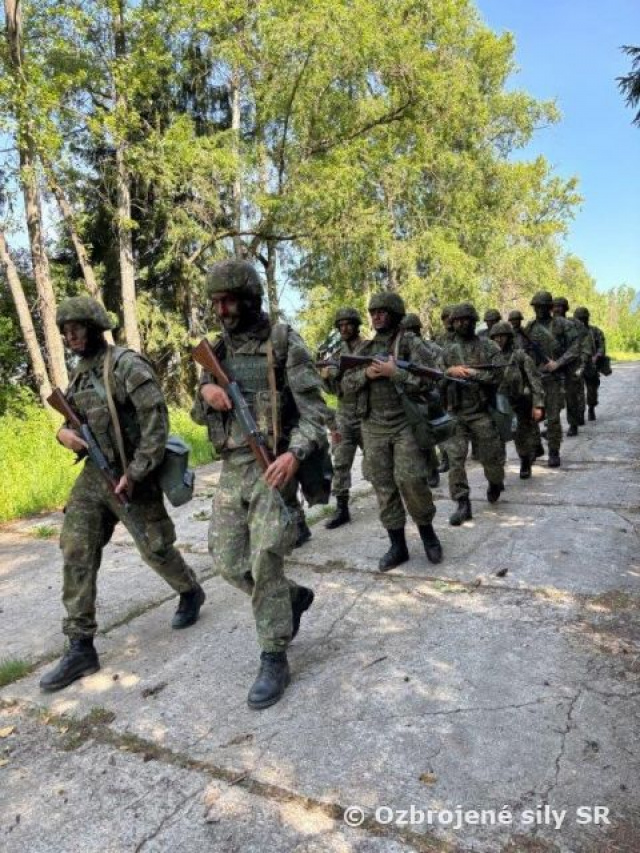 Výcvik vojakov v zálohe zaradených do aktívnych záloh OS SR v roku 2025