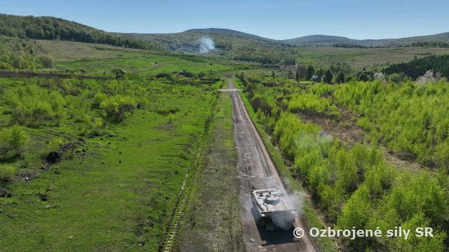 Strelci-operátori pokračujú vo výcviku navádzania protitankových striel