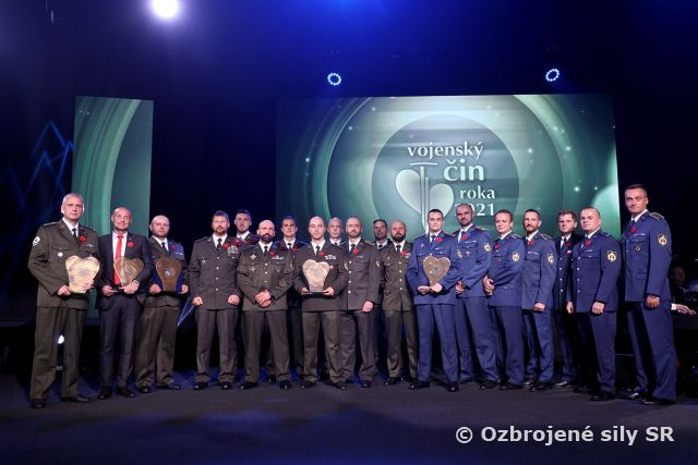 Letecký personál z Kuchyne si prevzal ocenenie 