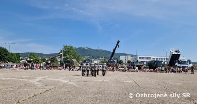 Deň otvorených dverí pri príležitosti Medzinárodného dňa detí  v posádke Nitra