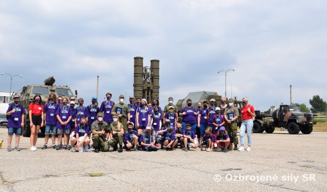Detská Univerzita Komenského na pôde protilietadlovej raketovej brigády Nitra