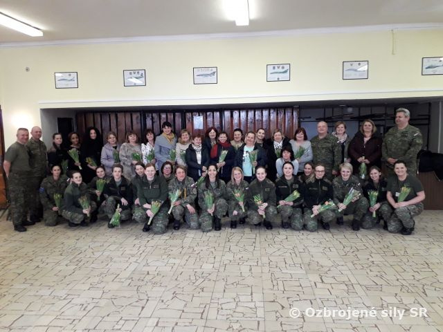 Ženy v dopravnom krídle oslavovali svoj deň