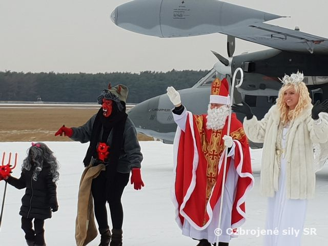 Mikuláš na základni v Kuchyni