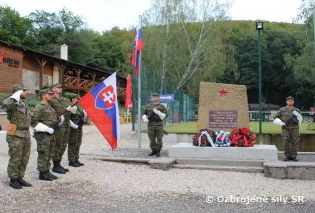 Pochod k pamätníku SNP v Obyciach