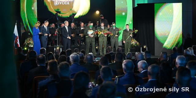 Profesionál z 21.mechanizovaného práporu ako laureát na Vojenskom čine roka 2022