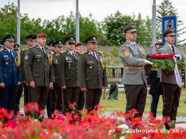 Ozbrojené sily SR si pripomenuli padlých hrdinov pietnymi aktivitami po celom Slovensku