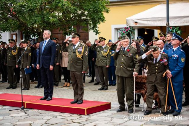 Veľkolepý Deň Ozbrojených síl SR v Brezovej pod Bradlom