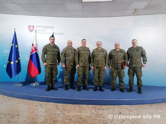 Rozlúčka s odchádzajúcimi profesionálnymi vojakmi ŠbO GŠ OS SR