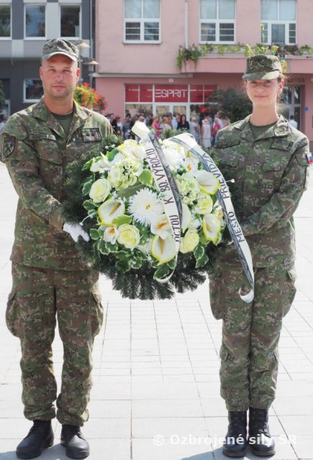 43. zásobovacia základňa zabezpečovala pietne akty