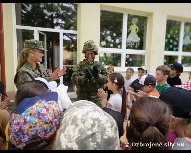 Medzinárodný deň detí s vojakmi