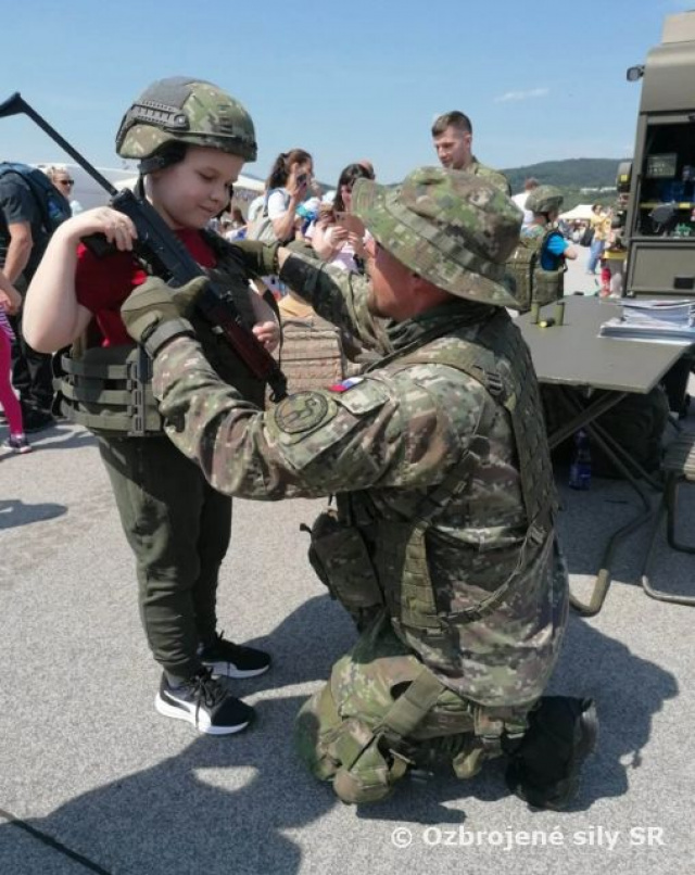 Deň detí s ozbrojenými zložkami, hasičmi a zdravotníkmi