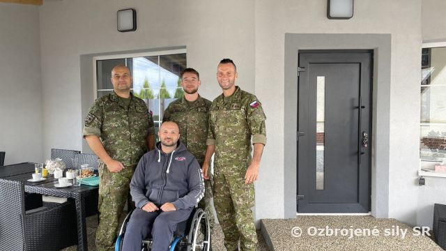 Odovzdanie finančnej zbierky