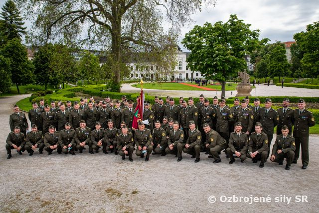 Zapožičanie bojovej zástavy samohybnému delostreleckému oddielu
