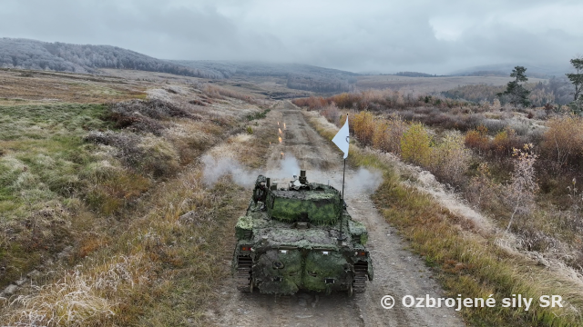 Vedenie bojových vozidiel a streľby z lafetovaných zbraní 22. mechanizovaného práporu.