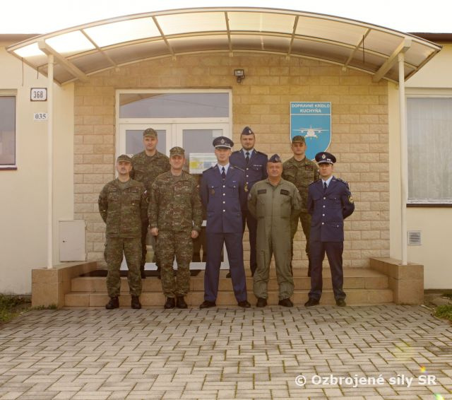Aj tento rok sme si vybrali najlepšieho vojaka a poddôstojníka dopravného krídla  Kuchyňa