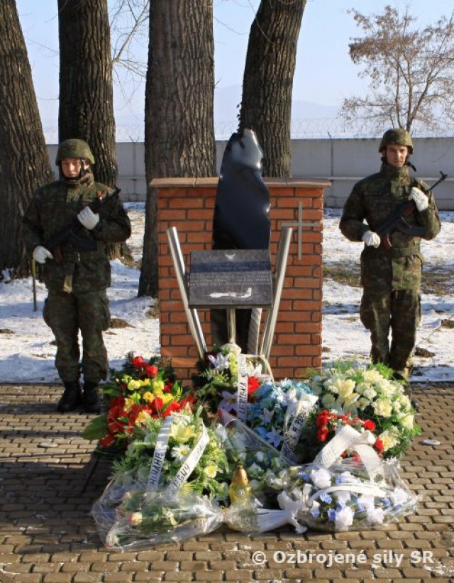 Pietna spomienka v dk Kuchyňa s Ordinárom OS a OZ SR