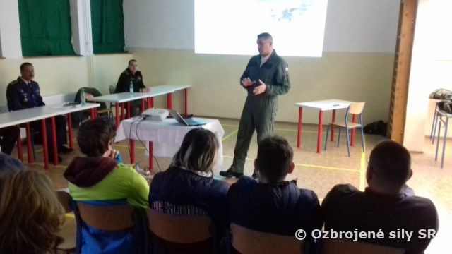 Prezentácia povolania profesionálny vojak na DOD strednej školy 