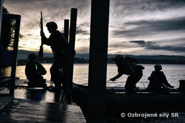 Ohliadnutie za letom II.: Výcvik „obojživelníkov“
