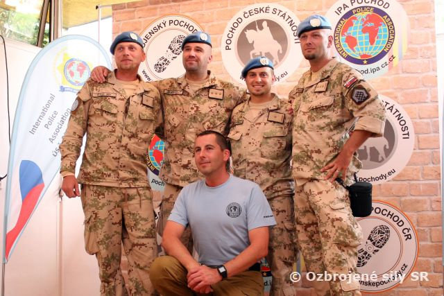 Príslušníci Protilietadlovej raketovej brigády Nitra na Pochode International Police Association 