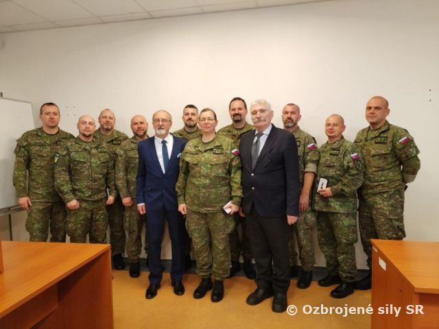 Porada veliteľky 4. pluku logistiky v znamení ocenení